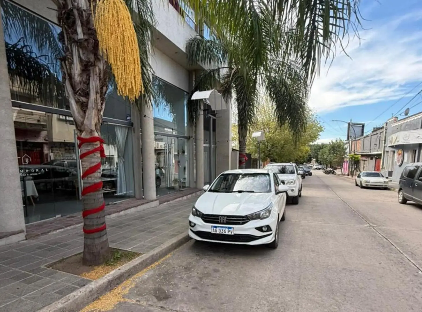 LOCAL EN VENTA EN LA FALDA CENTRO 4