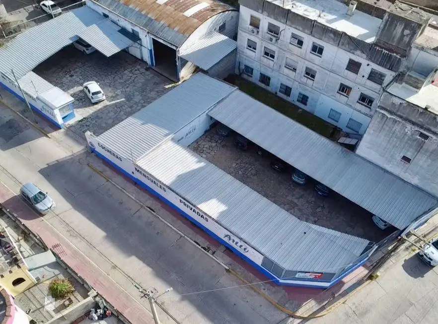 TERRENOS MAS GALPON EN VENTA CENTRO LA FALDA 1