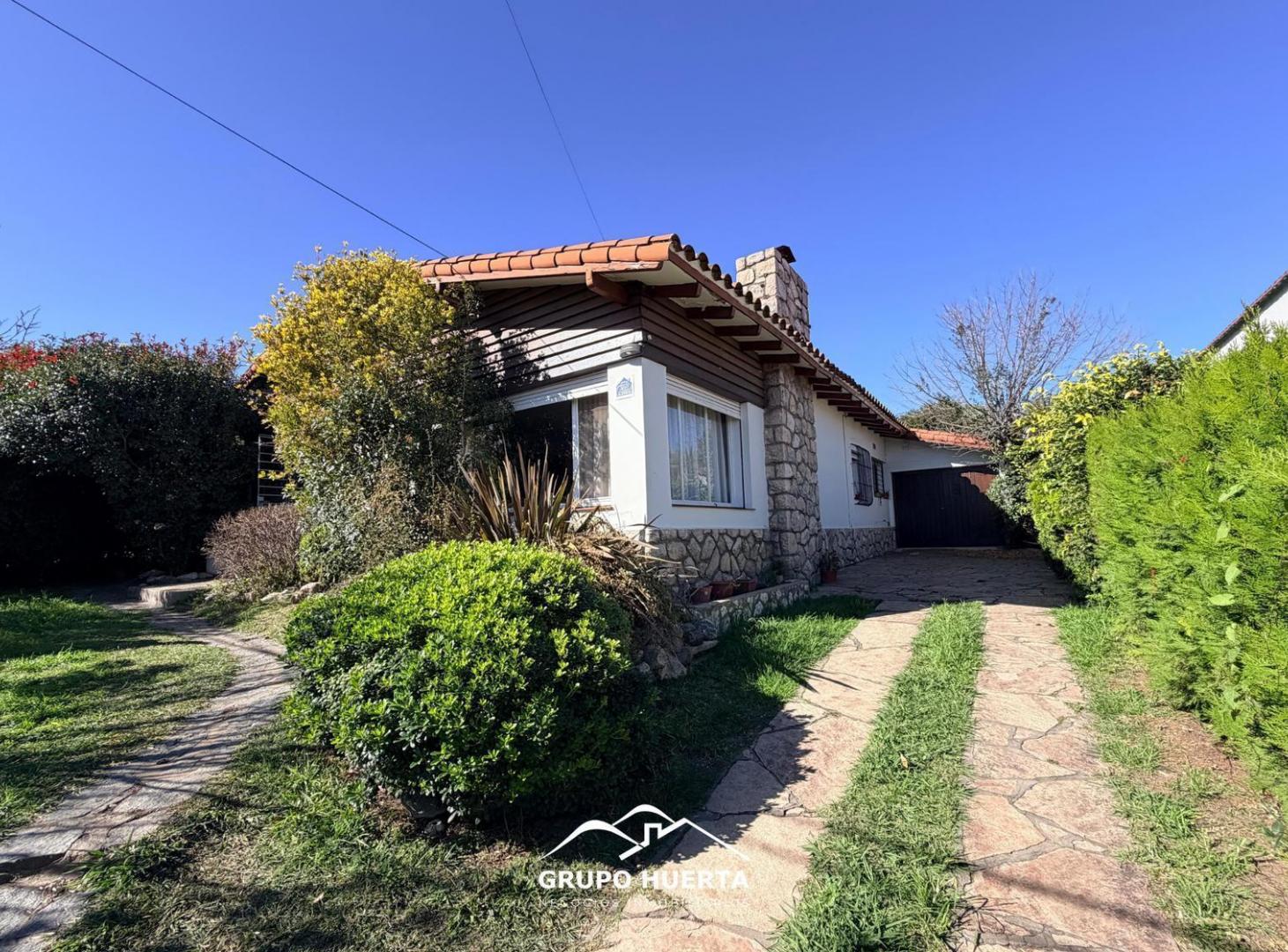 CASA EN OPORTUNIDAD EN LA FALDA
