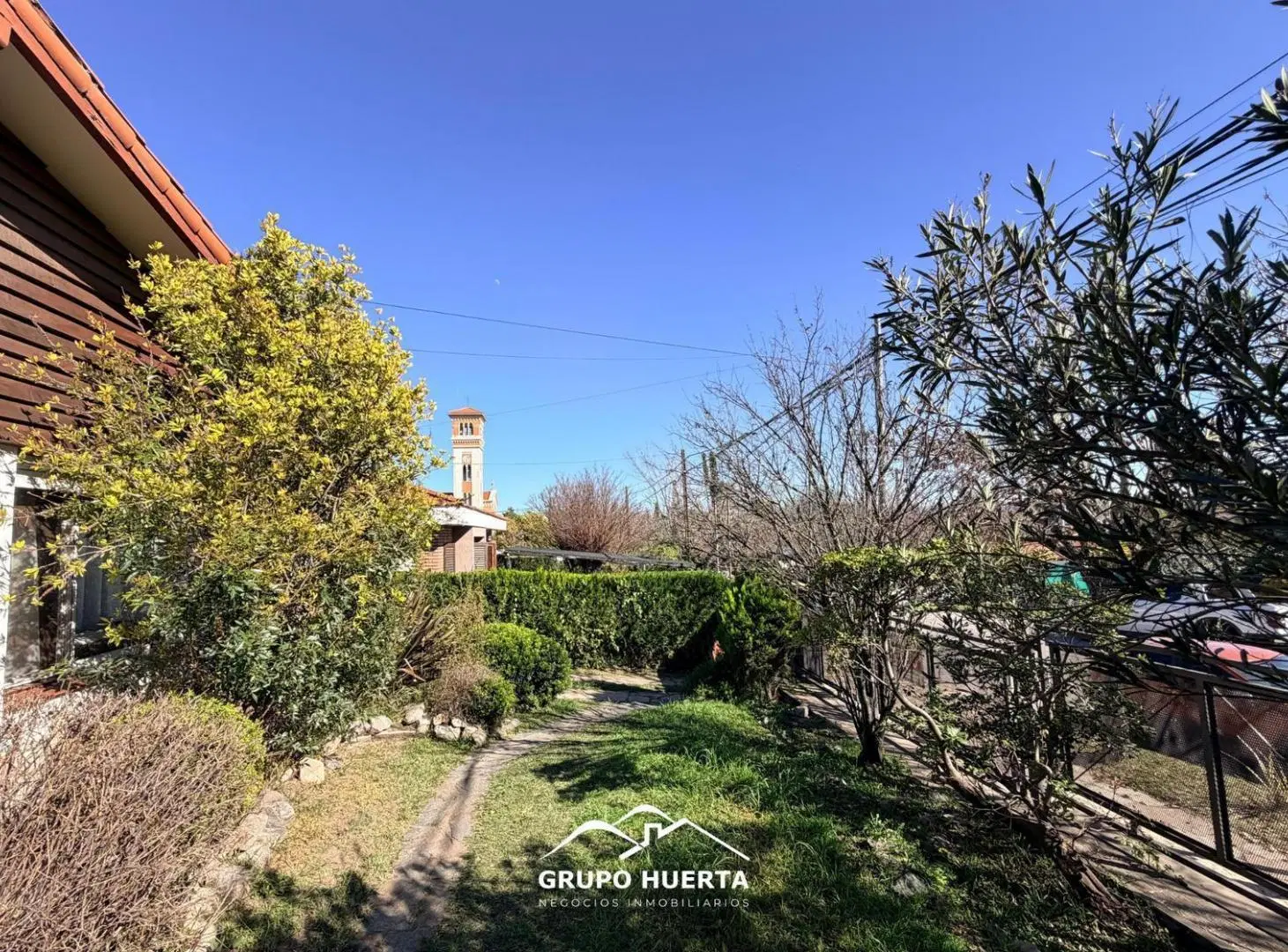 CASA EN OPORTUNIDAD EN LA FALDA 4