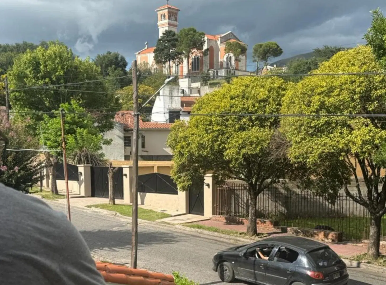 CHALET EN VENTA EN BARRRIO JARDIN MLA FALDA 2
