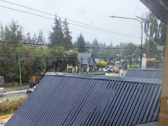 Foto de Venta oficina Villa La Angostura, imagen 2