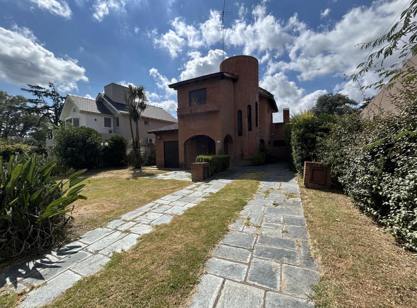 VENTA Y ALQUILER - CASA EN HEBRAICA PILAR - 3 DORMITORIOS CON VISTA AL GOLF