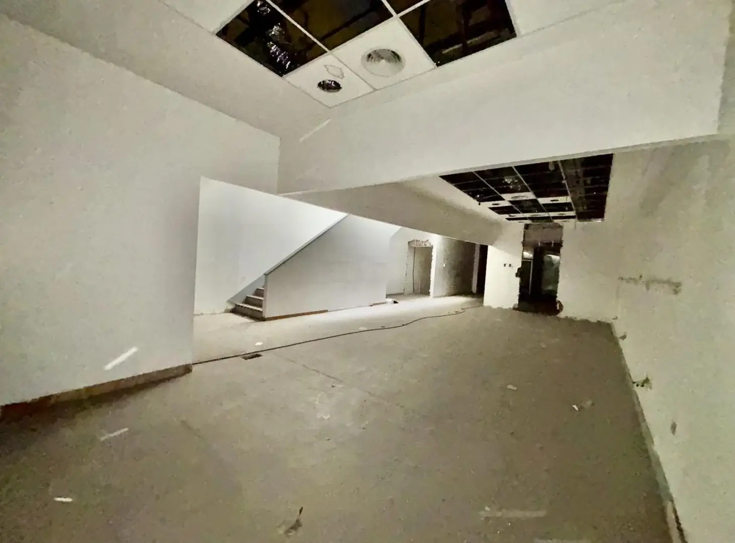 Local 3 pisos en Alquiler - Ideal todo rubro - Once - Sin expensas 2