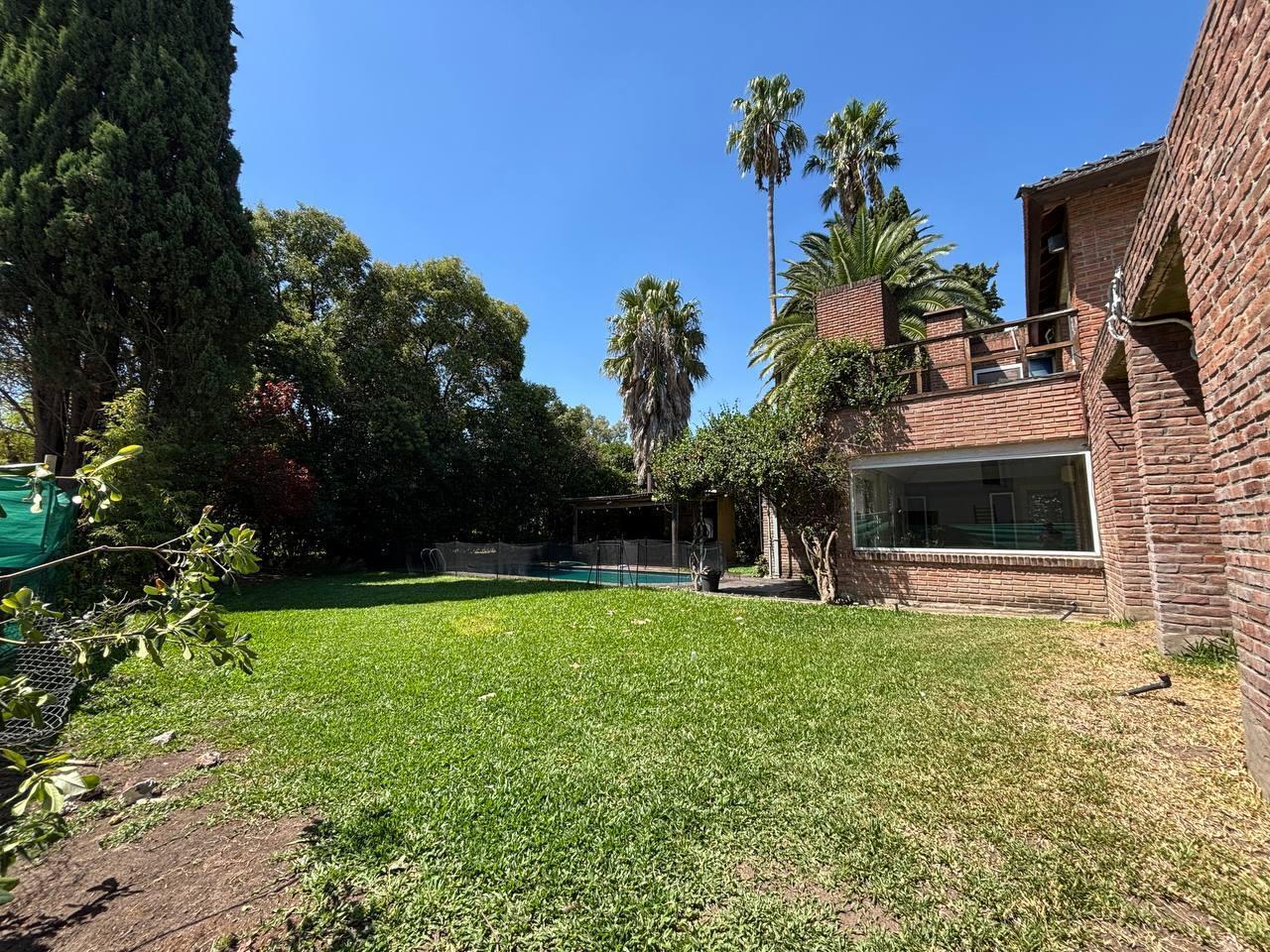 Casa en Venta Lote Central de 665 m2 - Ideal Proyectos - Miraflores Country Club