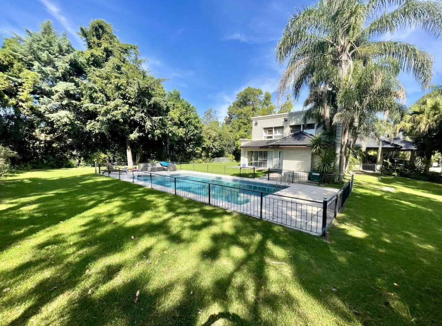 Casa en Venta- Tres Lotes Uno Subdividido- Ideal Proyecto- Super Central - Miraflores Country Club- 1