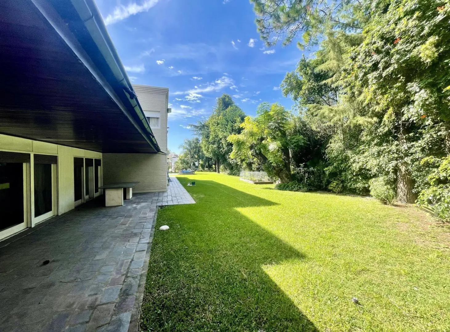 Casa en Venta- Tres Lotes Uno Subdividido- Ideal Proyecto- Super Central - Miraflores Country Club- 4