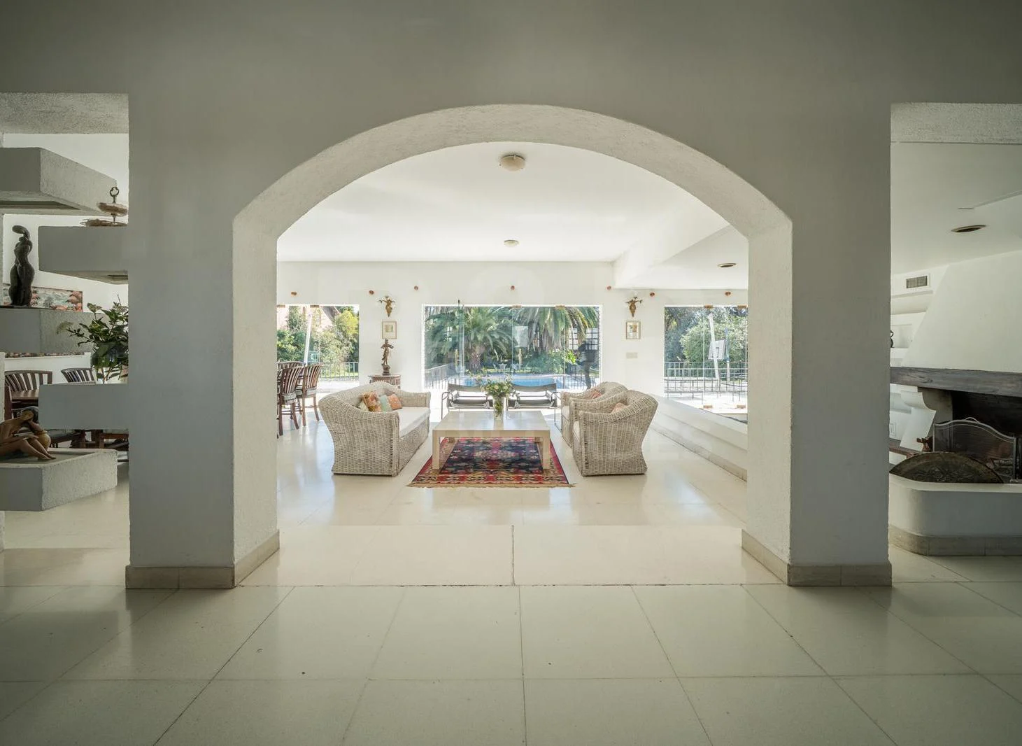 Excelente Casa en Venta - 4 Lotes Centrales - Miraflores Country Club