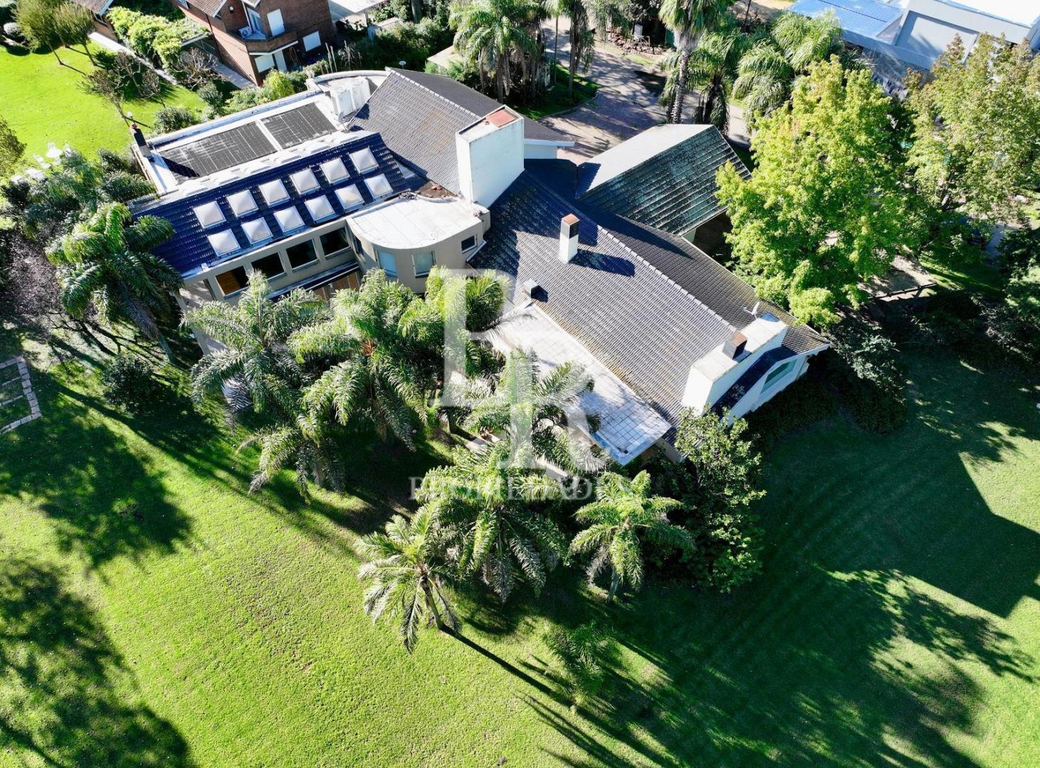 Imponente Casa En Venta  - Miraflores Country Club