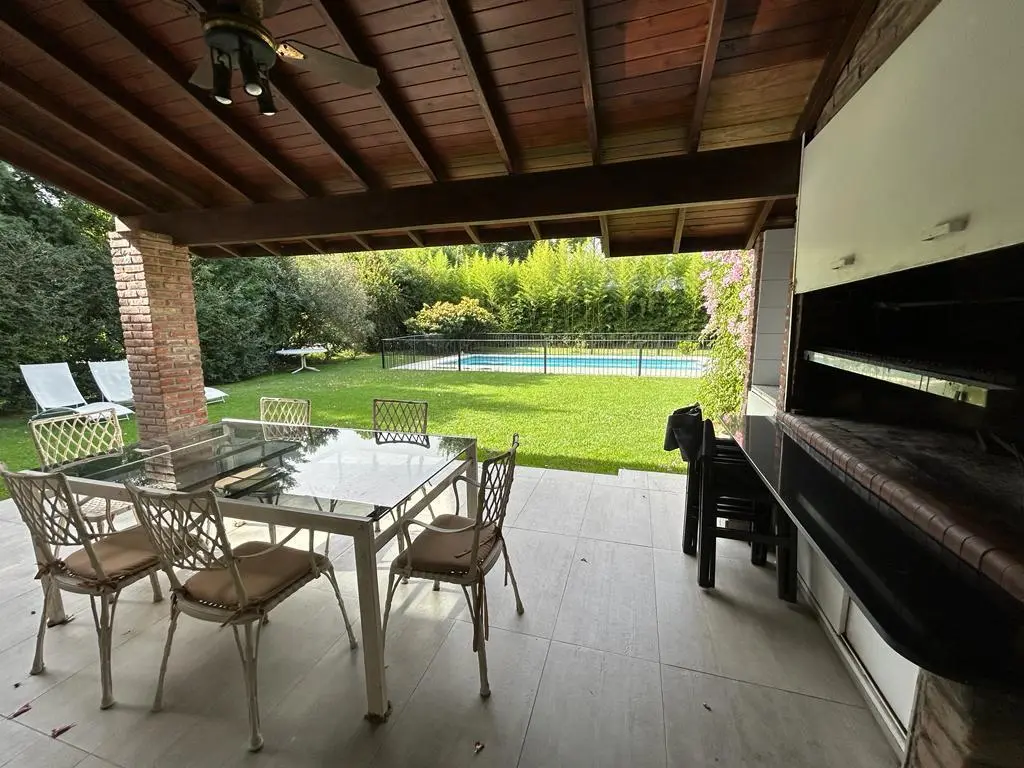 Excelente Casa En Venta - Los Cardales Country Club 3