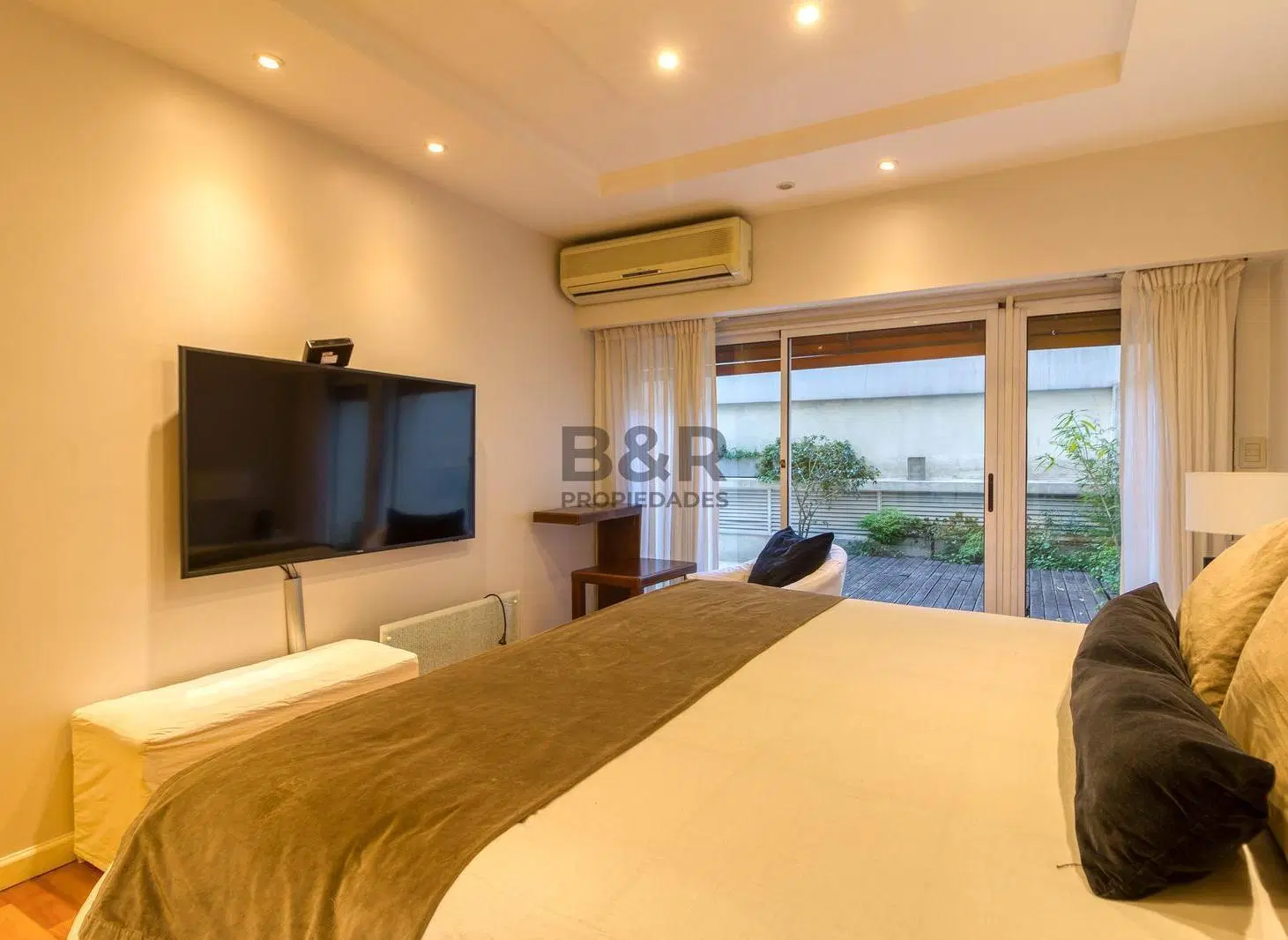 Venta Piso / Departamento 5 Ambientes -  Av Libertador 4600, Las Cañitas - Palermo 2
