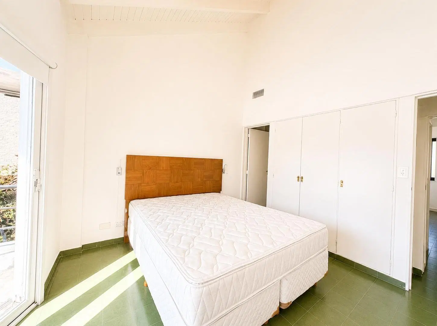 Alquiler Anual de Casa - 2 Plantas - Un Lote Central - Miraflores Country Club 3