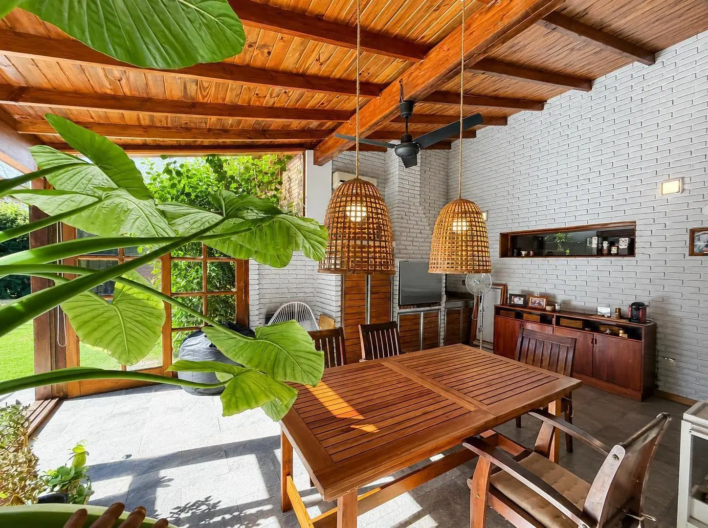Casa en Venta y Alquiler Anual - Un Lote Central - Miraflores Country Club 3