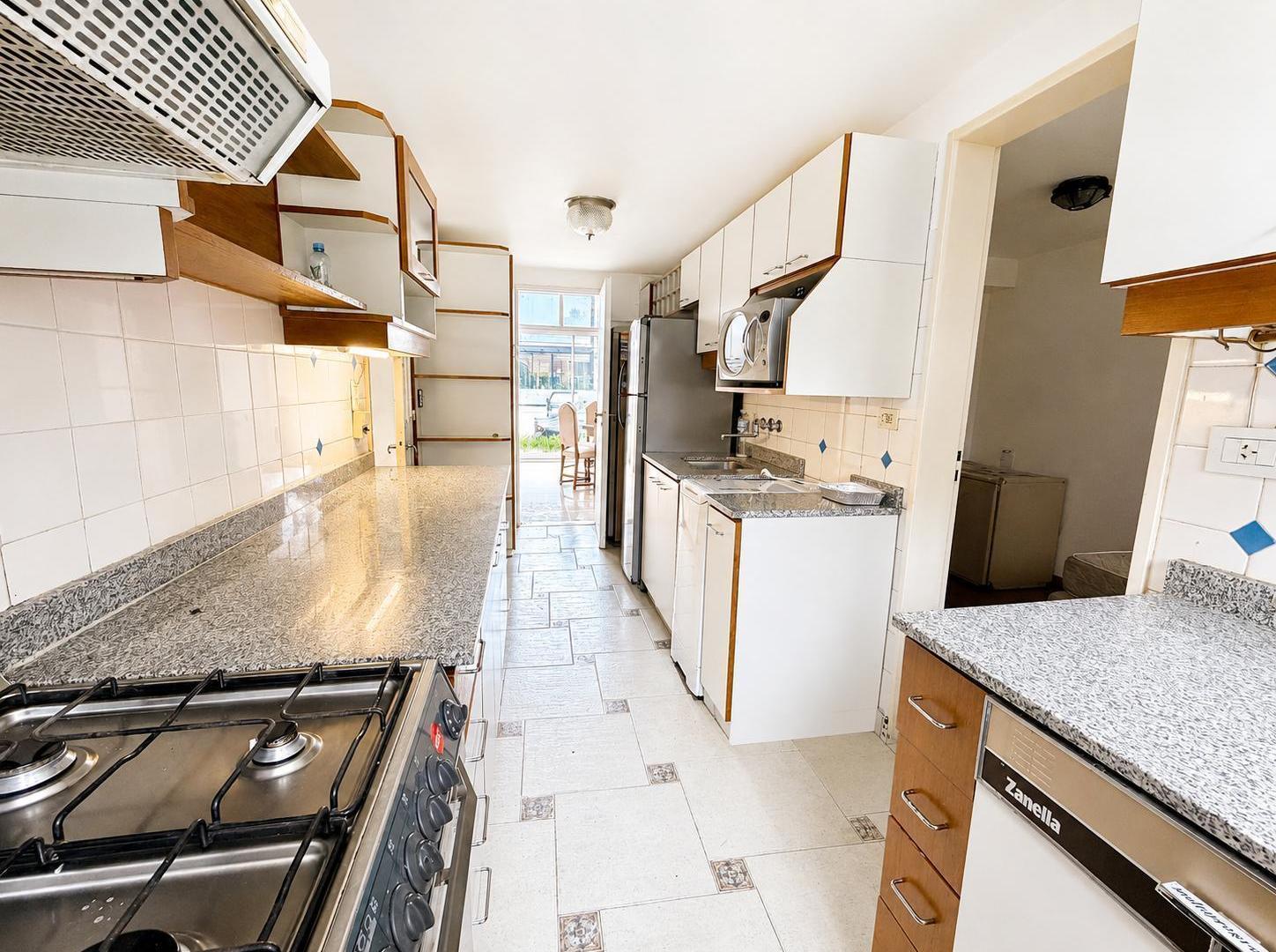 Foto de Alquiler Anual de Casa Amueblada - Lote Central - Miraflores Country, imagen 4