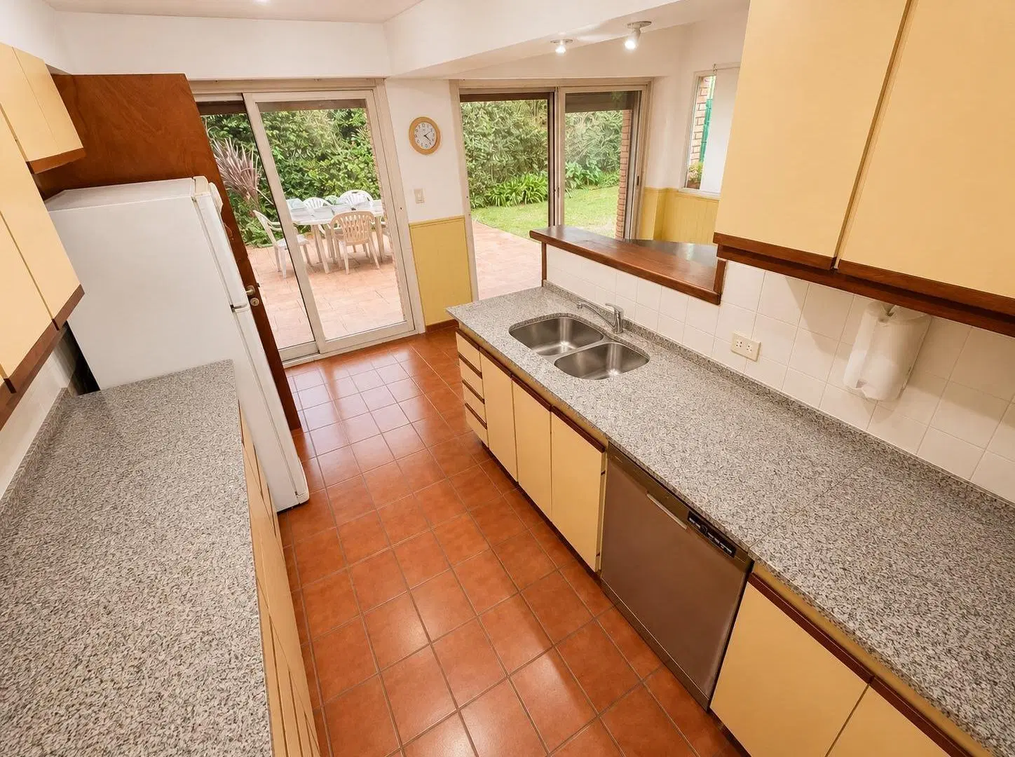 Casa en Venta - Un Lote Central - Miraflores Country Club 5