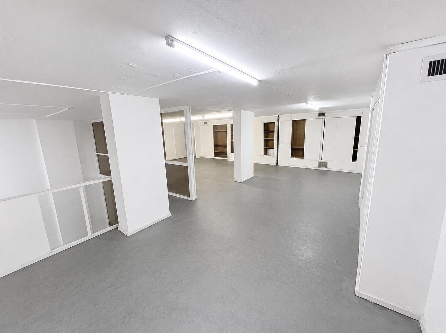Foto de Alquiler de Local Comercial - 3 Plantas - 319 m² - Pres. José Evaristo, imagen 4