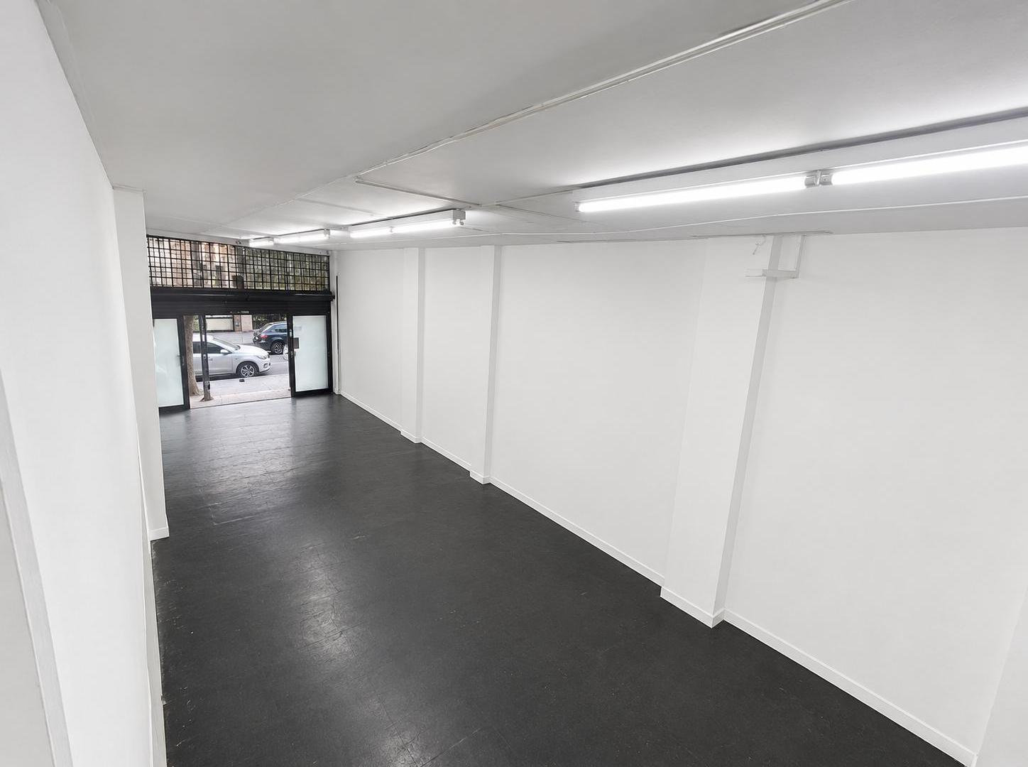 Foto de Alquiler de Local Comercial - 3 Plantas - 319 m² - Pres. José Evaristo, imagen 2