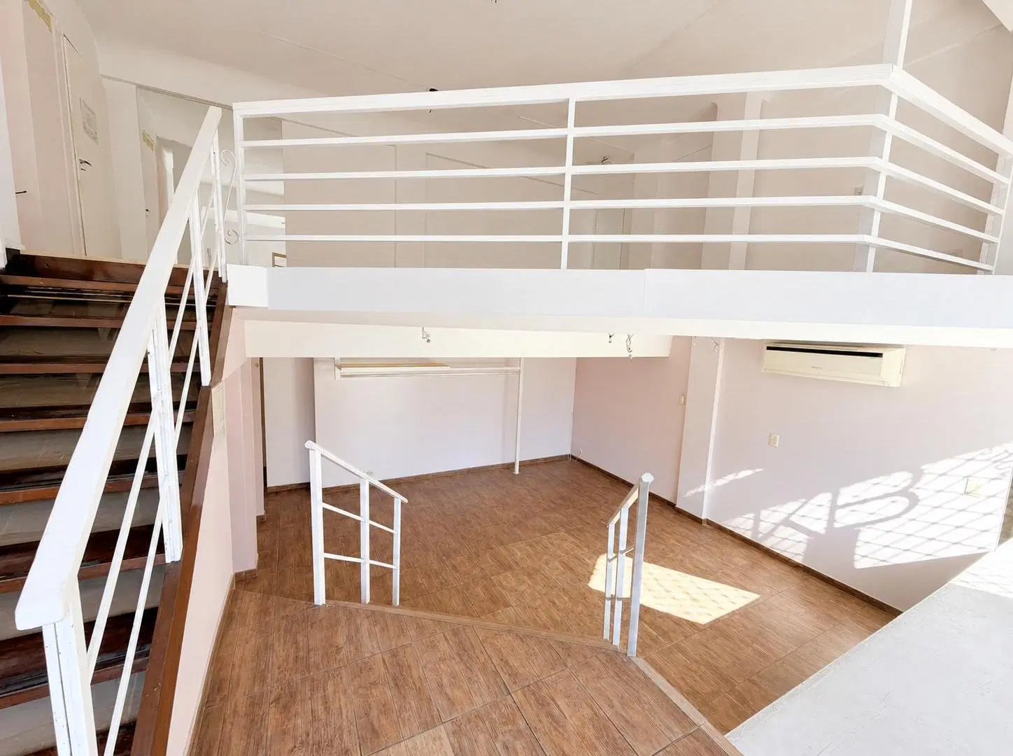 Alquiler de Local Comercial - Amplio Frente y Entre Piso - Av. Rivadavia 6038, Caballito 8