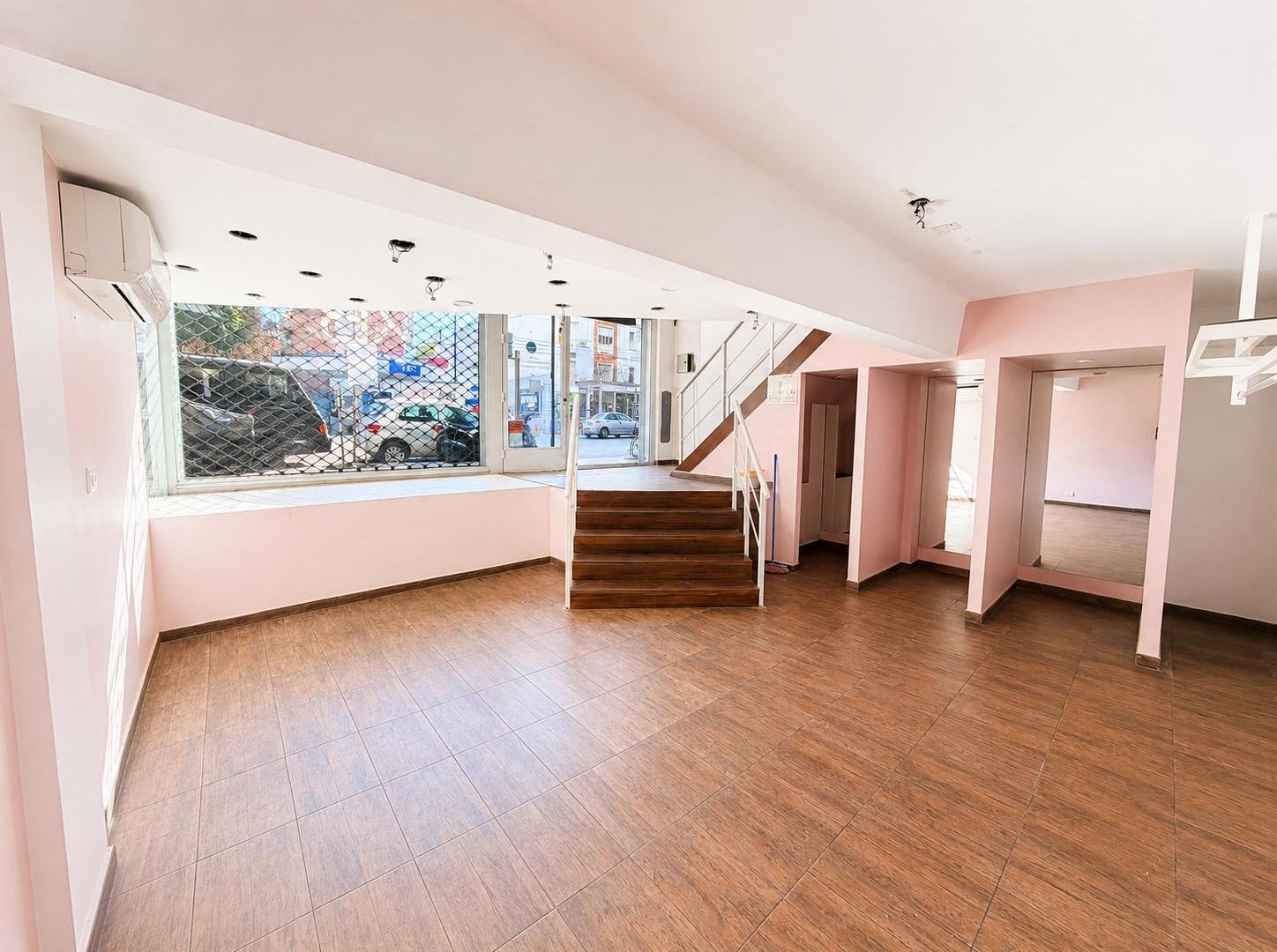 Foto de Alquiler de Local Comercial - Amplio Frente y Entre Piso - Av, imagen 4