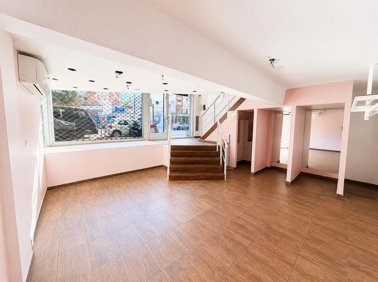 Alquiler de Local Comercial - Amplio Frente y Entre Piso - Av. Rivadavia 6038, Caballito 4