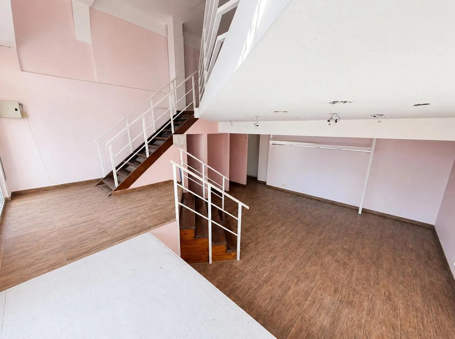 Alquiler de Local Comercial - Amplio Frente y Entre Piso - Av. Rivadavia 6038, Caballito 5