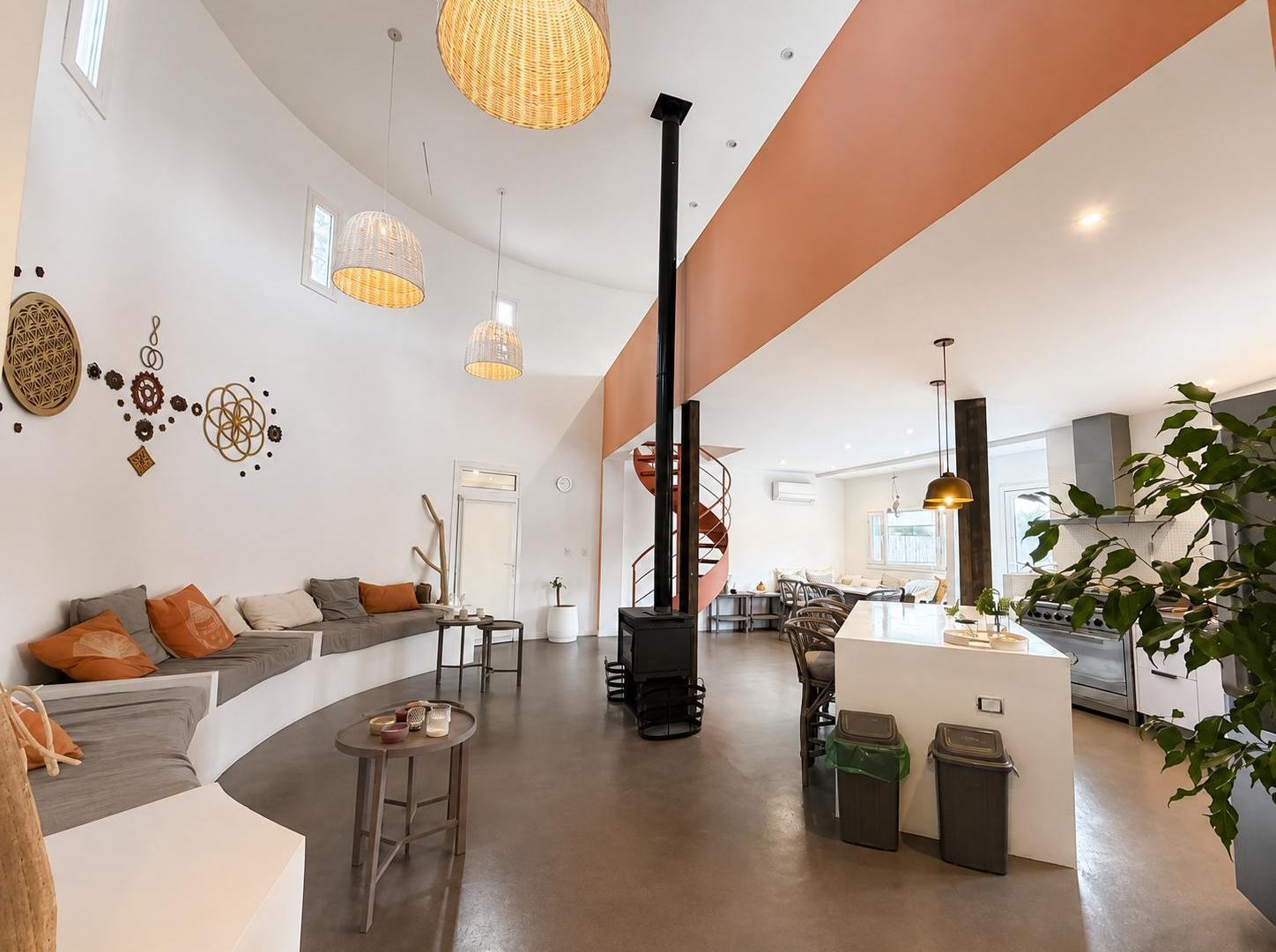 Foto de Alquiler y Venta de Casa - 6 Ambientes - Barrio Parque Almirante, imagen 5