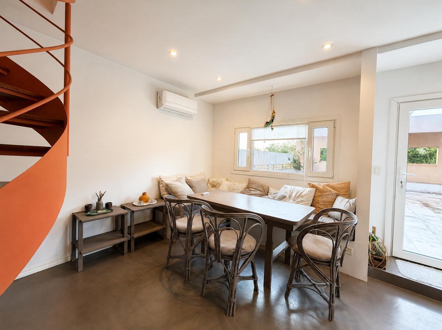 Foto de Alquiler y Venta de Casa - 6 Ambientes - Barrio Parque Almirante, imagen 3