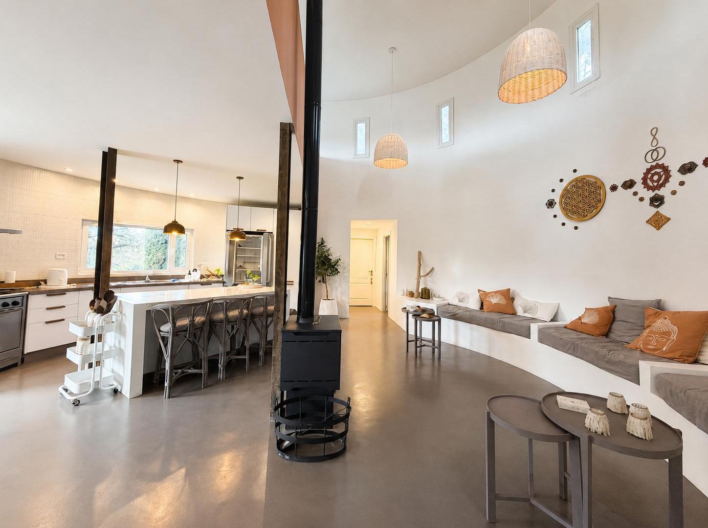 Foto de Alquiler y Venta de Casa - 6 Ambientes - Barrio Parque Almirante, imagen 3