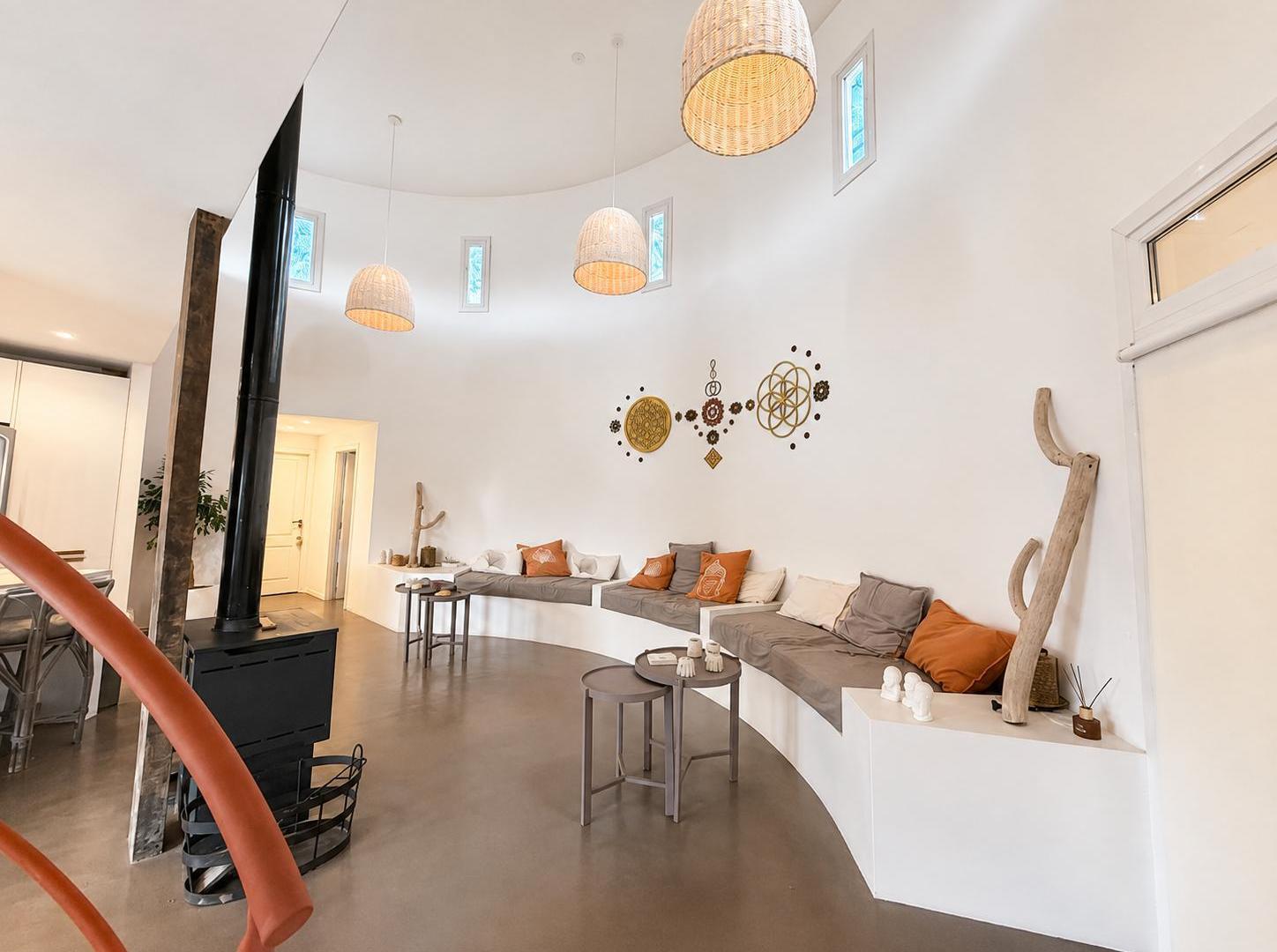 Foto de Alquiler y Venta de Casa - 6 Ambientes - Barrio Parque Almirante, imagen 2