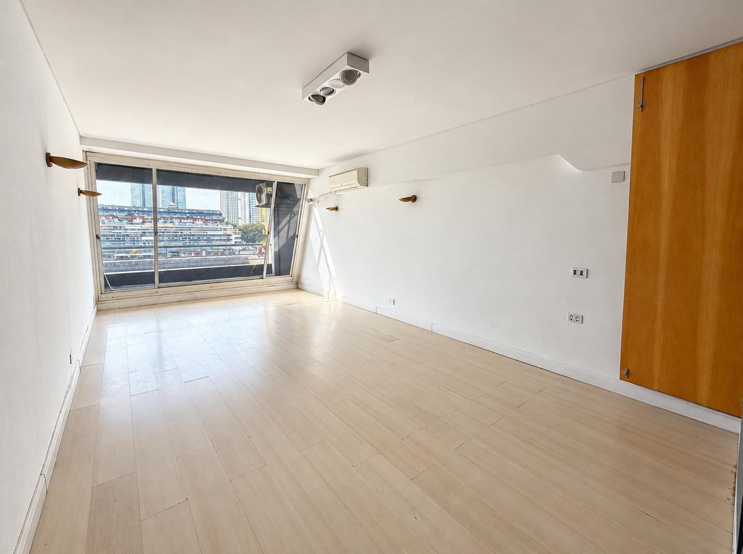 Foto de Alquiler de Oficina Dúplex - Vista al Dique - Amenities - Alicia Moreau, imagen 2