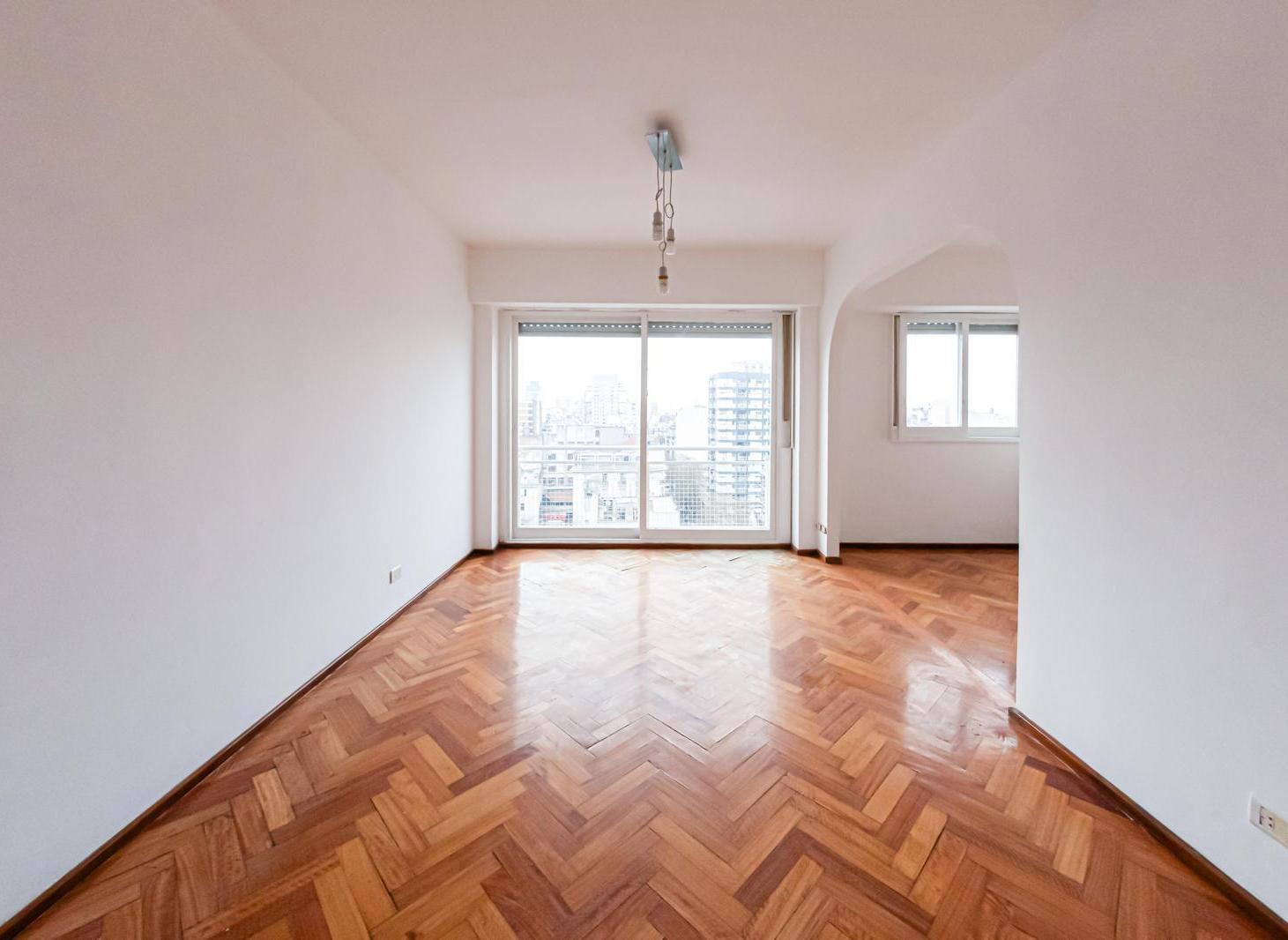 Foto de Departamento en Venta - 3 Ambientes con Cochera - Hipólito Yrigoyen, imagen 2