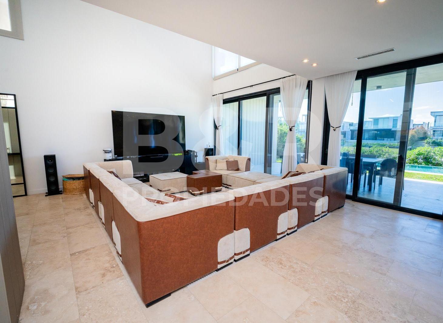 Foto de Casa en Venta - 7 Ambientes - Amarra Propia - Barrio El Yacht - Av. de, imagen 4