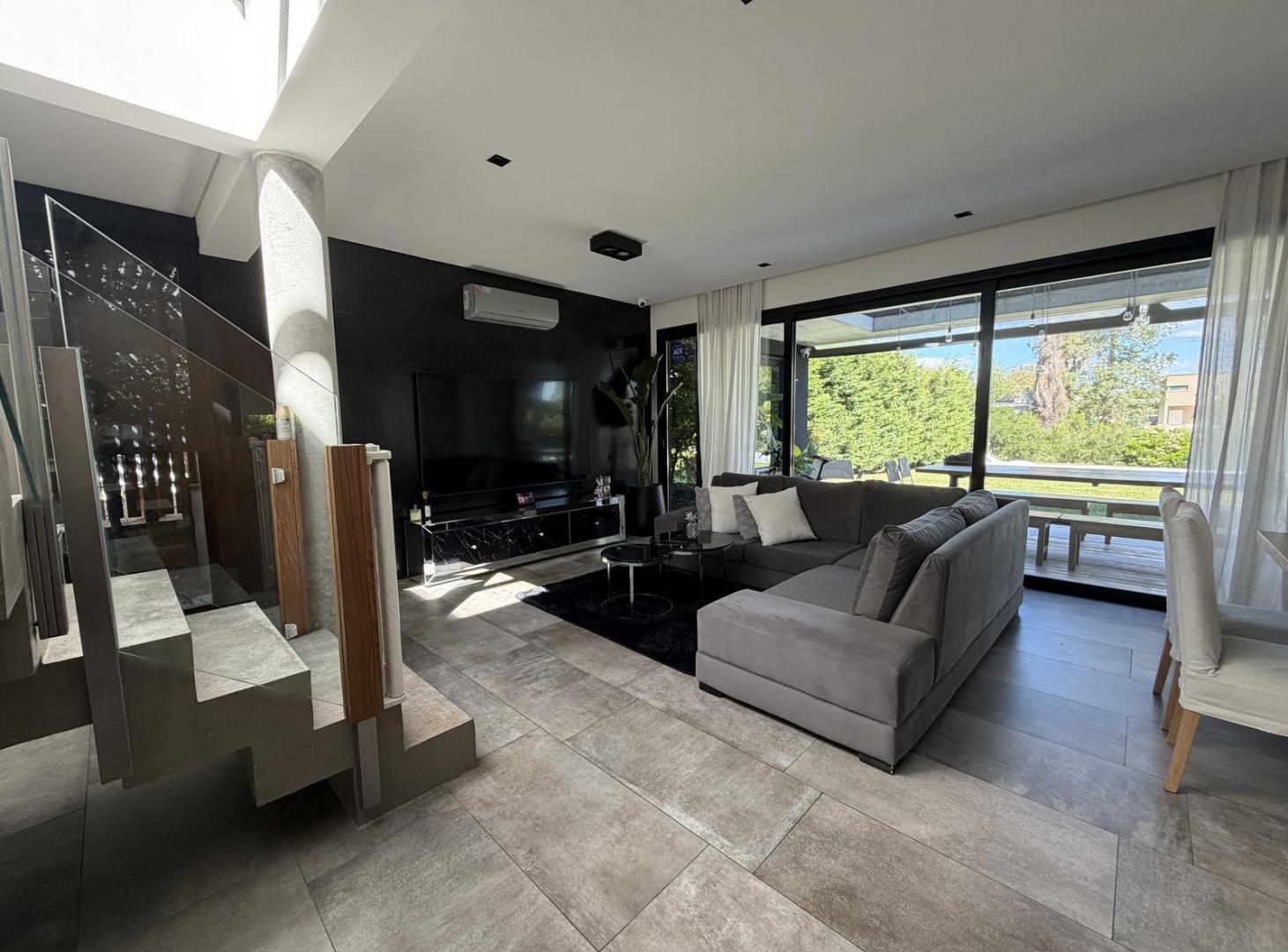 Foto de Excelente Casa en Venta - Barrio Santa Elena, Pilar del Este, imagen 5