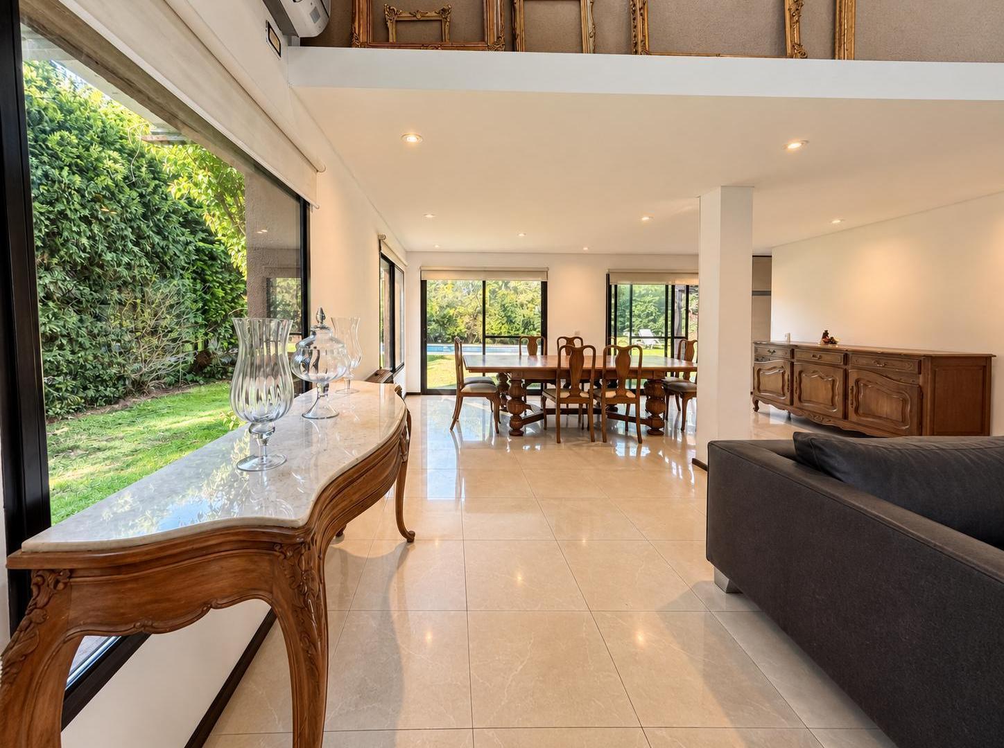 Foto de Alquiler Anual de Casa - 4 Ambientes - Un Lote Central - Miraflores, imagen 4