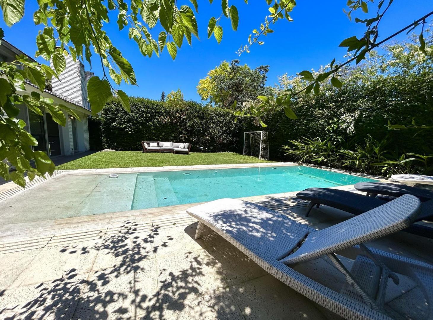 Foto de Nueva Casa Venta - Un Lote Central - Super Moderna - Miraflores Country, imagen 5