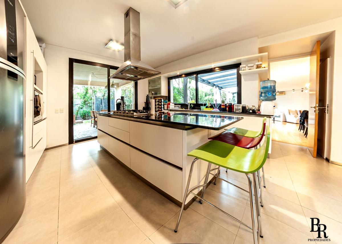 Foto de Nueva Casa En Venta Moderna - Las Lomitas Frente Al Golf - Miraflores, imagen 1