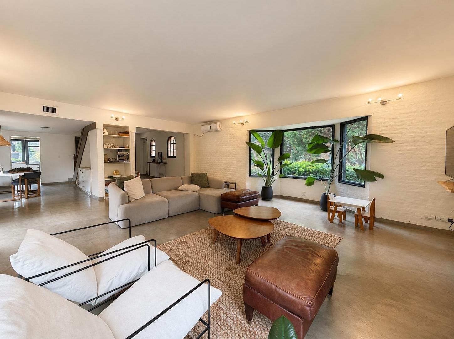 Foto de Nueva Casa En Venta - Un lote Central - Miraflores Country Club, imagen 3