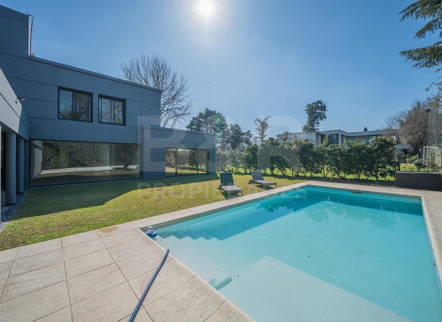 Foto de Venta Casa Moderna 2 Lotes Centrales - Miraflores Country Club, imagen 2