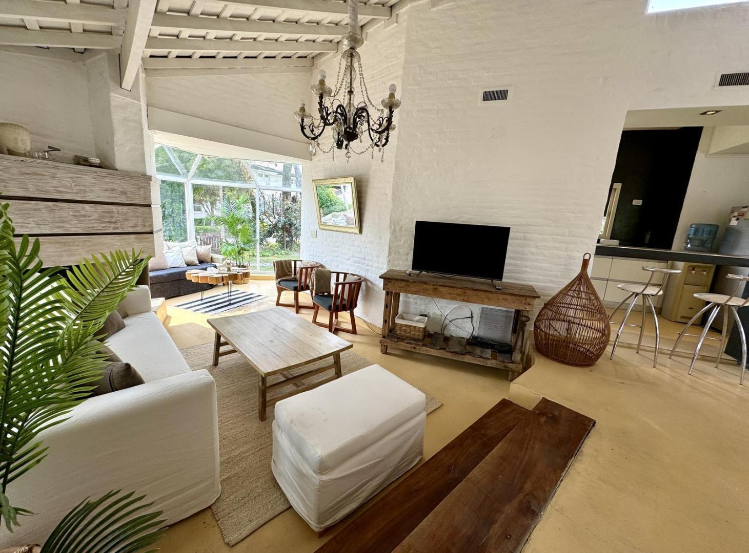 Foto de Casa En Venta - Lote y Medio Central - Miraflores Country Club, imagen 3