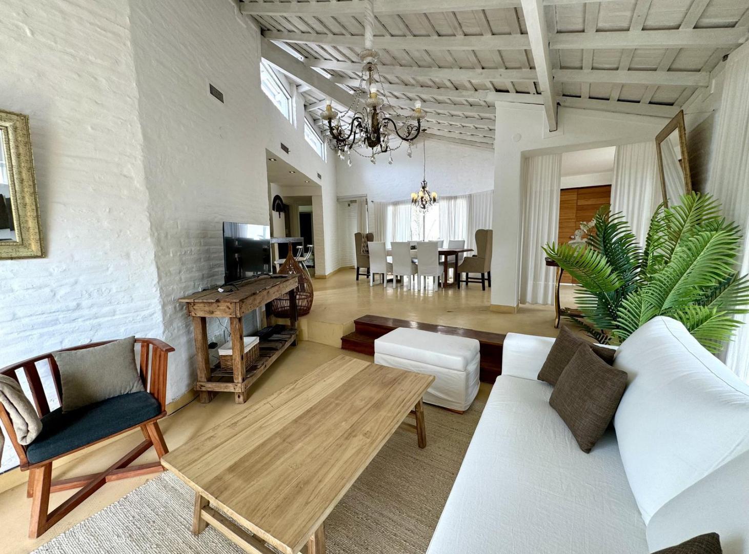 Foto de Casa En Venta - Lote y Medio Central - Miraflores Country Club, imagen 5
