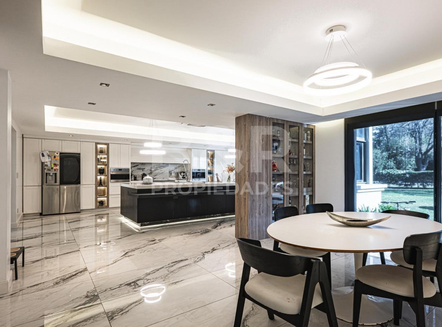 Foto de Casa en Venta Highland Park Country Club, Pilar - 6 Lotes - Cancha, imagen 3