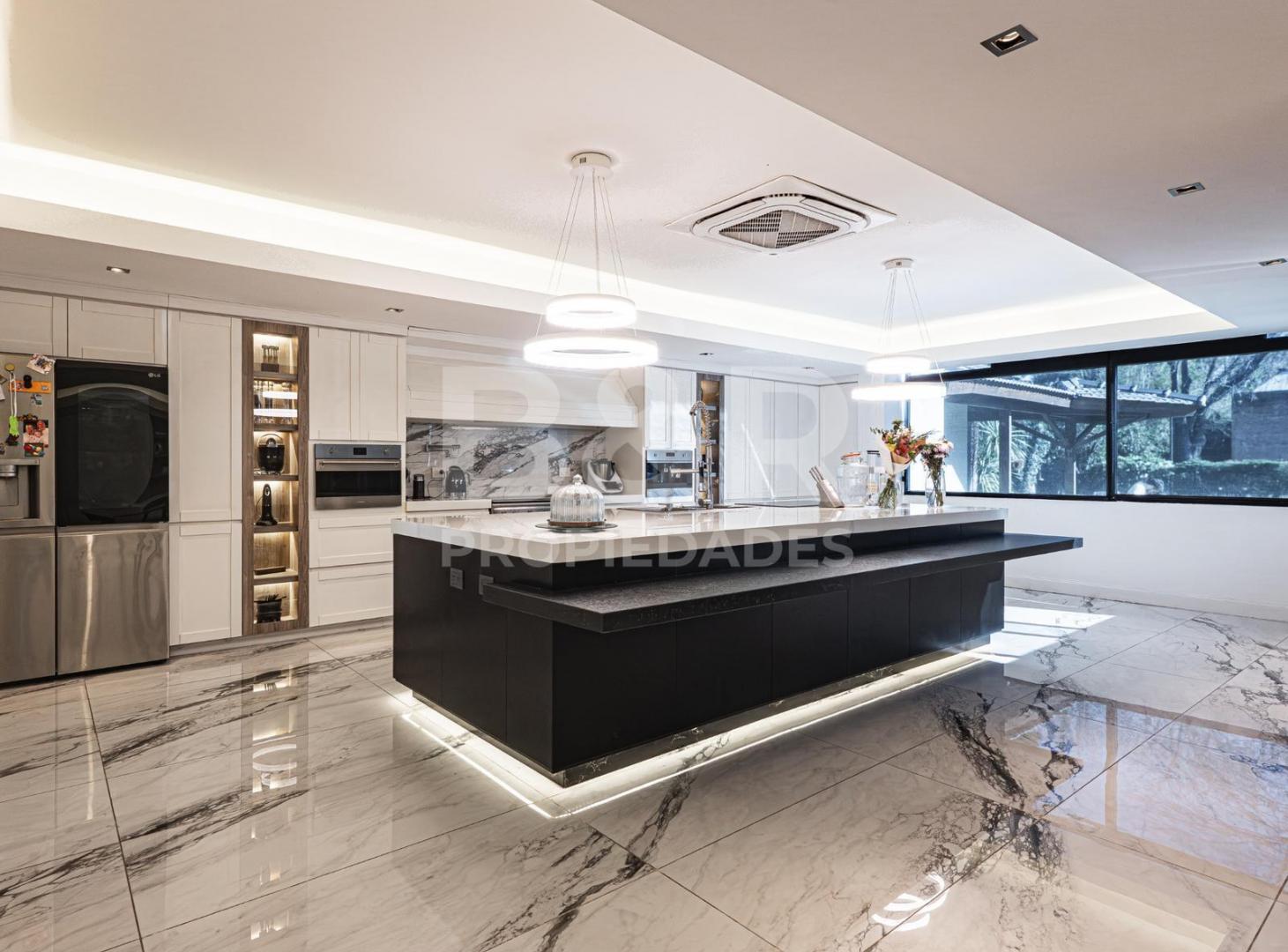 Foto de Casa en Venta Highland Park Country Club, Pilar - 6 Lotes - Cancha, imagen 2