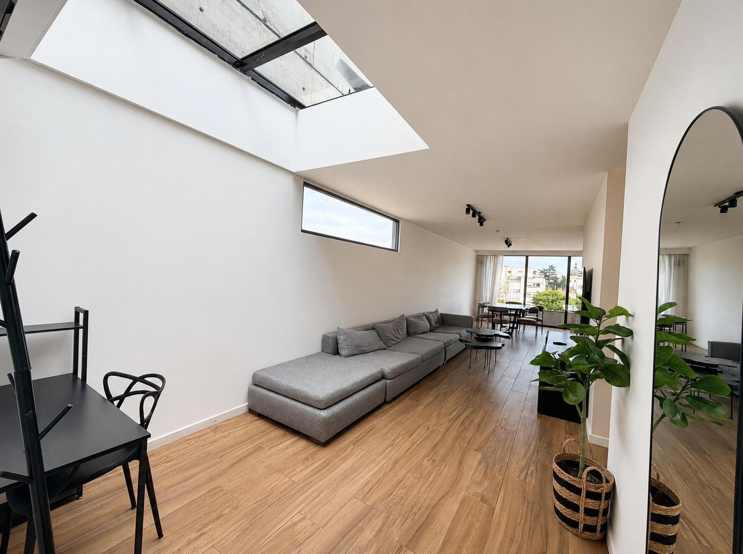 Foto de Alquiler y Venta - 4 Ambientes C/ Cochera Doble - Terraza Propia - Live, imagen 2