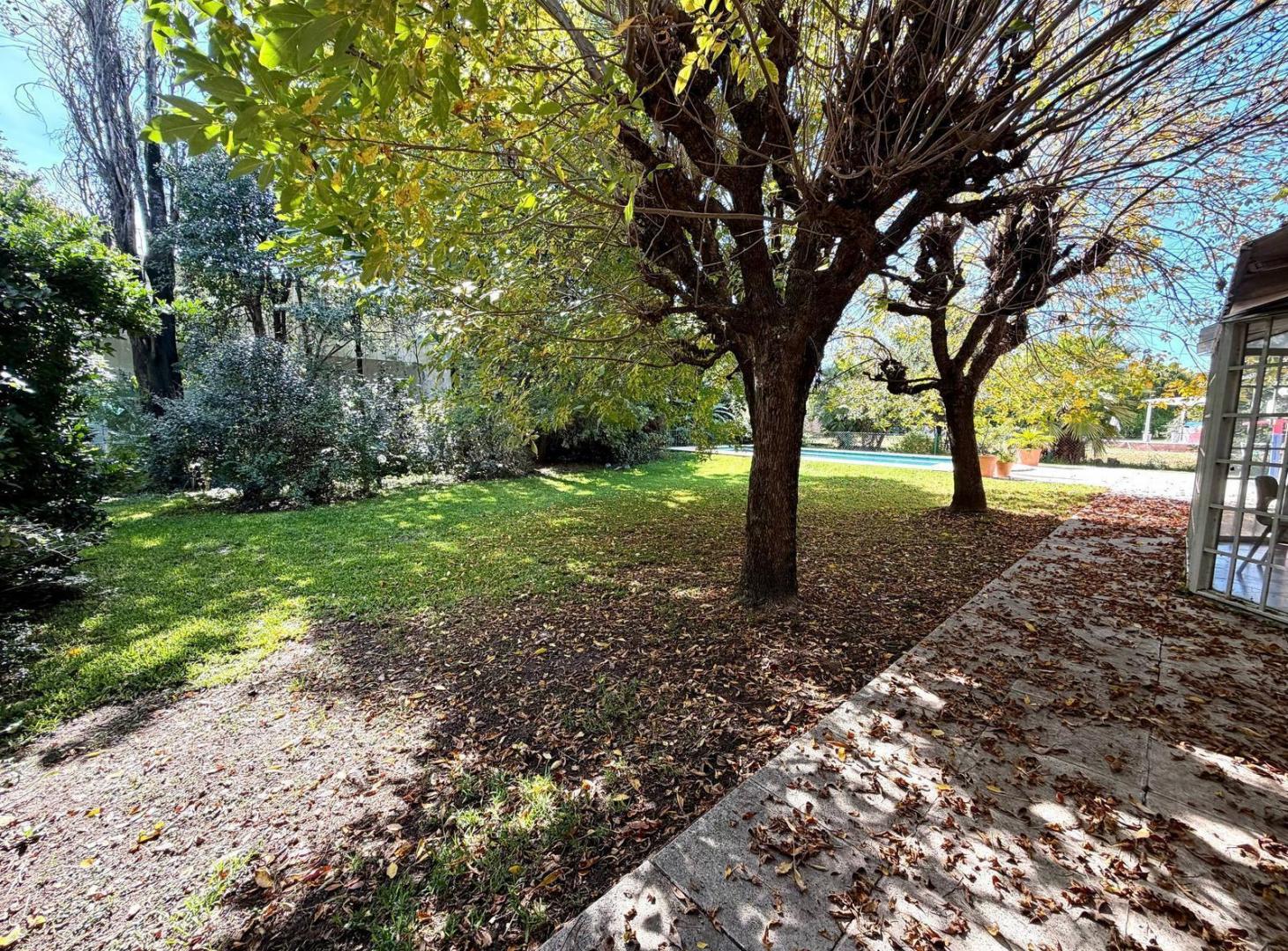 Foto de Imponente Casa en Venta - Lote Central 860 m2 - Miraflores Country Club, imagen 4