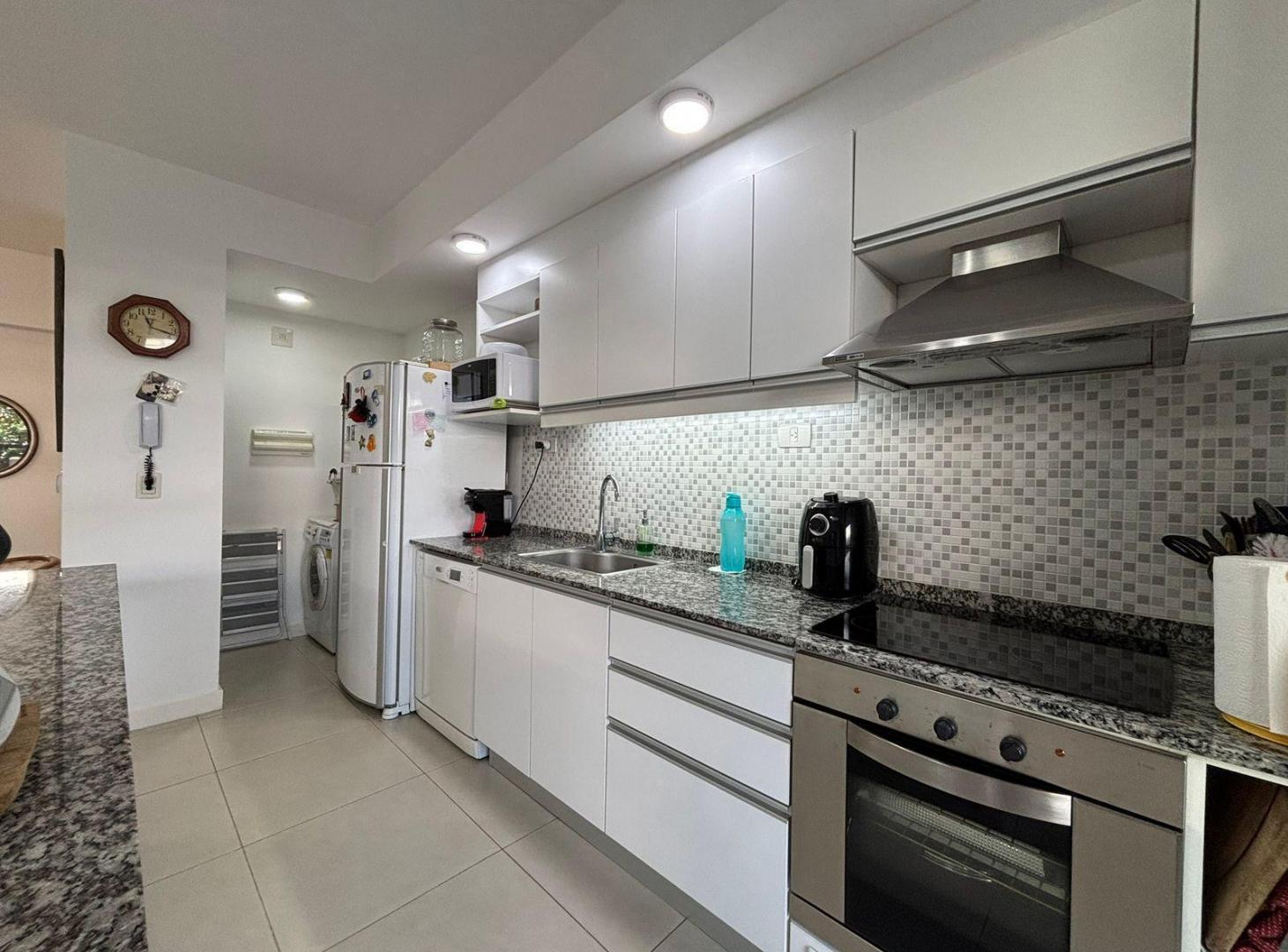 Foto de Departamento en Venta - 2 Ambientes Con Cochera - Parrilla y Jardín, imagen 3