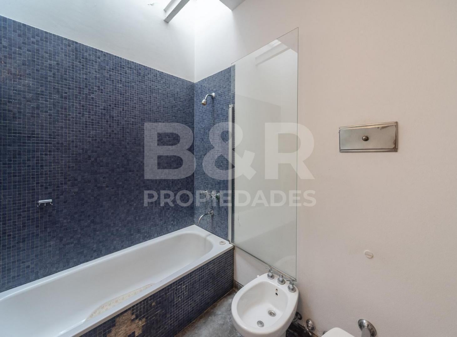 Foto de PH en Venta - 4 Ambientes-Terraza y Parrilla - Sin Expensas - Entrada, imagen 3
