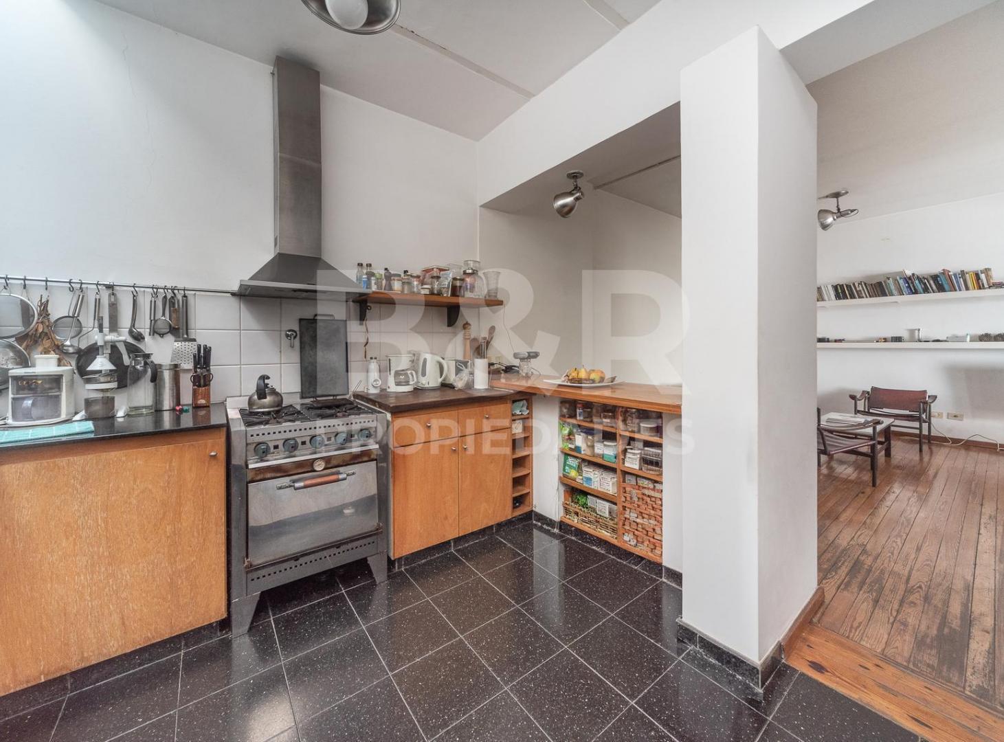 Foto de PH en Venta - 4 Ambientes-Terraza y Parrilla - Sin Expensas - Entrada, imagen 4