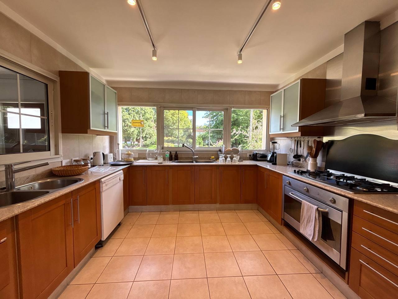 Foto de Venta de Excelente Casa - 7 Ambientes - Dos Lotes al Golf - Miraflores, imagen 4