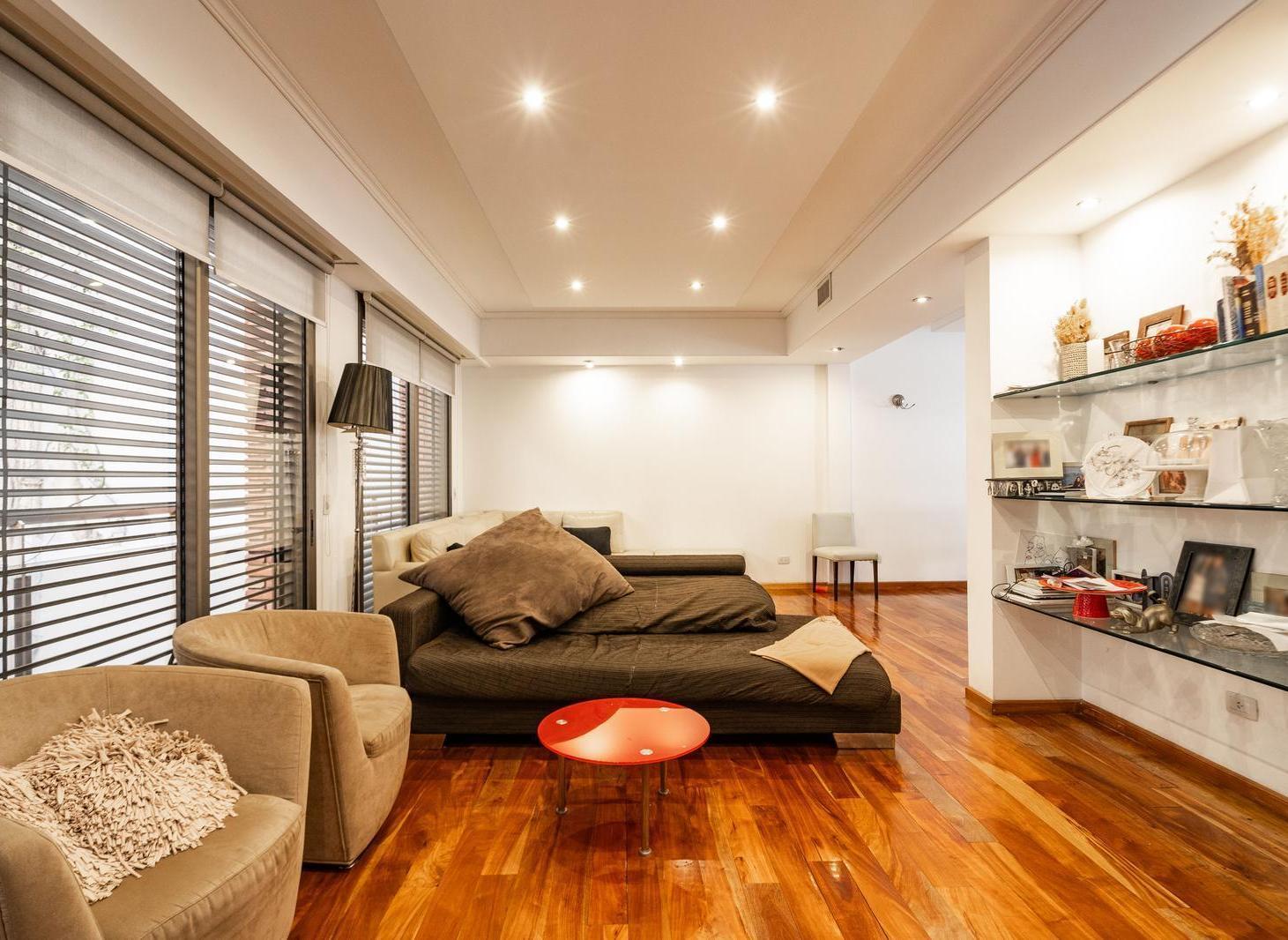 Foto de Casa en Venta - 6 Ambientes - Patio y Parrilla - Calle Gaspar M. de, imagen 2