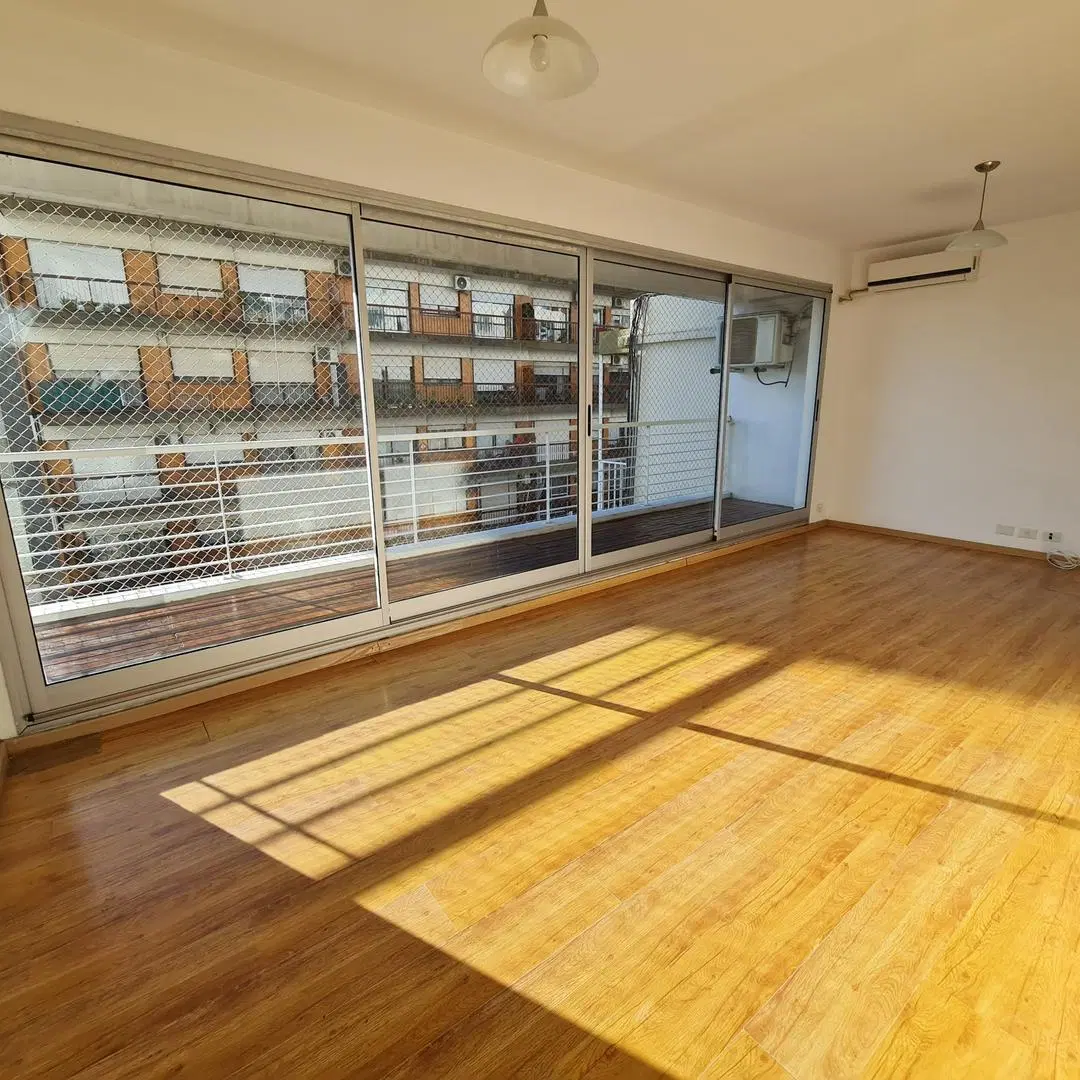 Departamento ( piso) 3 ambientes cochera, balcon apto profe 3